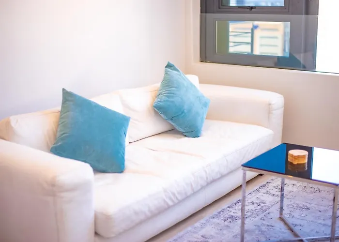 16 On Bree Luxury Studio Apartment With City Mountain Views